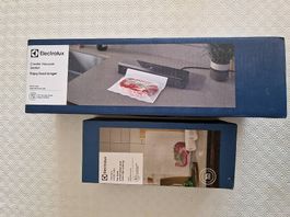 NEU Electrolux VAKUUMIERGERÄT + Vakuumbeutel