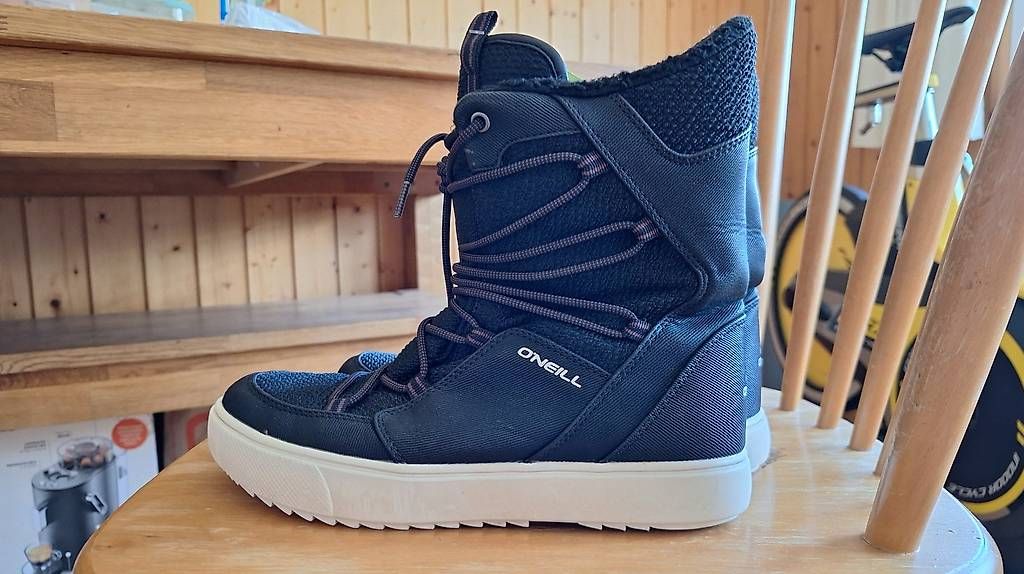 Schuhe für Jungen: Winterstiefel – Gebraucht aus Schwellbrunn von lea_hb2s 1
