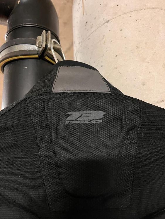 Giacche: Veste de moto noir et grise Belo avec toutes les protection – Usato da Delémont venduto da elena_neuhaus