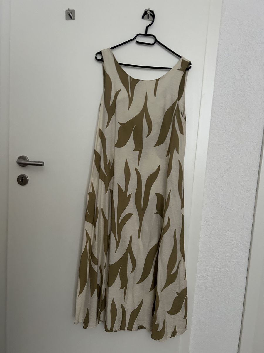 Vestiti: Oversize Summer Dress with Leaf Pattern - Size Small – Usato da Marin-Epagnier venduto da Kty_1907 6