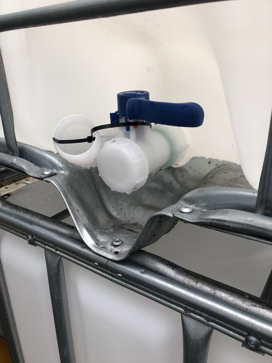 Tränken & Tröge: Wassertanks 1000 Liter – Gebraucht aus Embrach von embr12 1