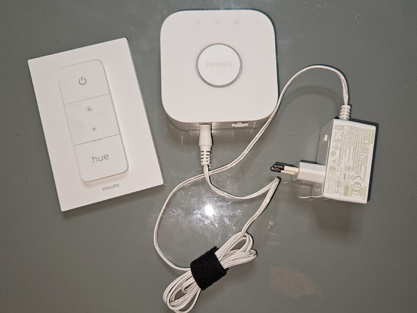 Philips Steuerung: Philips HUE Gateway und Schalter / Dimmer – Gebraucht aus Wädenswil von foxi2000