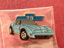 Chevrolet Corvette '79 Pin, hellblau, Sammlerstück!