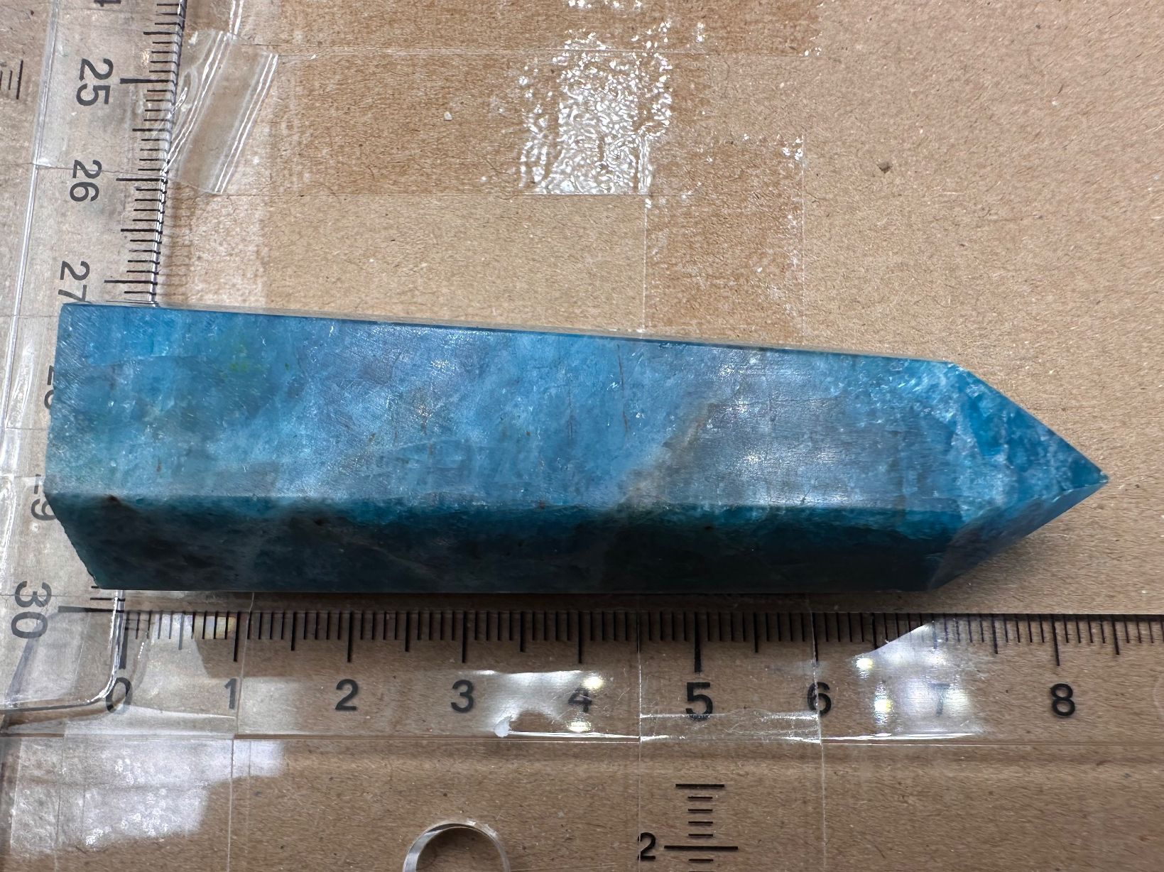 Minerali & Pietre curative: Blauer Apatit Obelisk, Turm, Spitze – Nuovo e nell'imballaggio originale da Männedorf venduto da Handschmeichler 3