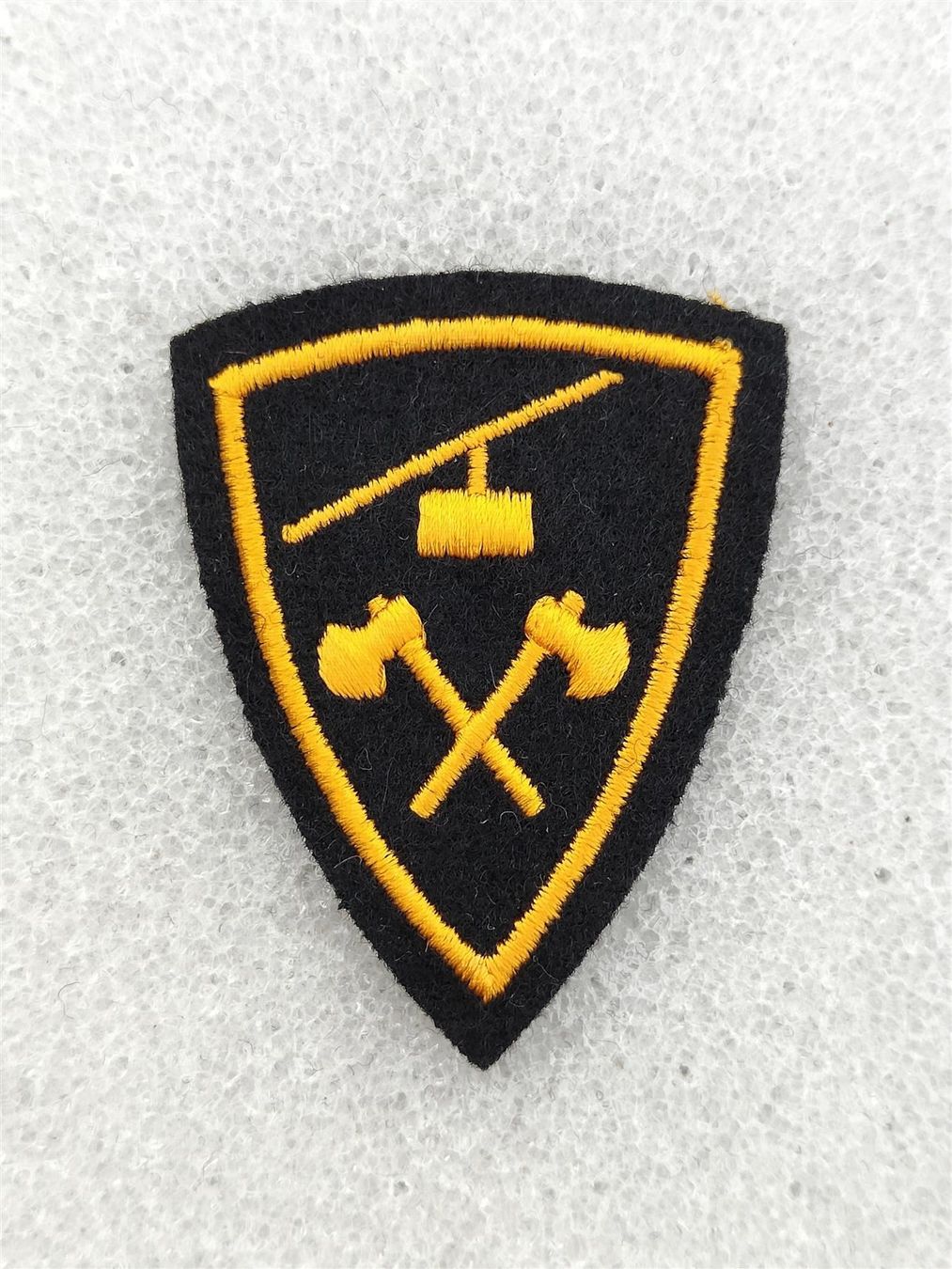 Placchette & Badge: Abzeichen Fliegerseilbahnsoldat Ord.1995 – Usato da Bauma venduto da SwissMilitaria