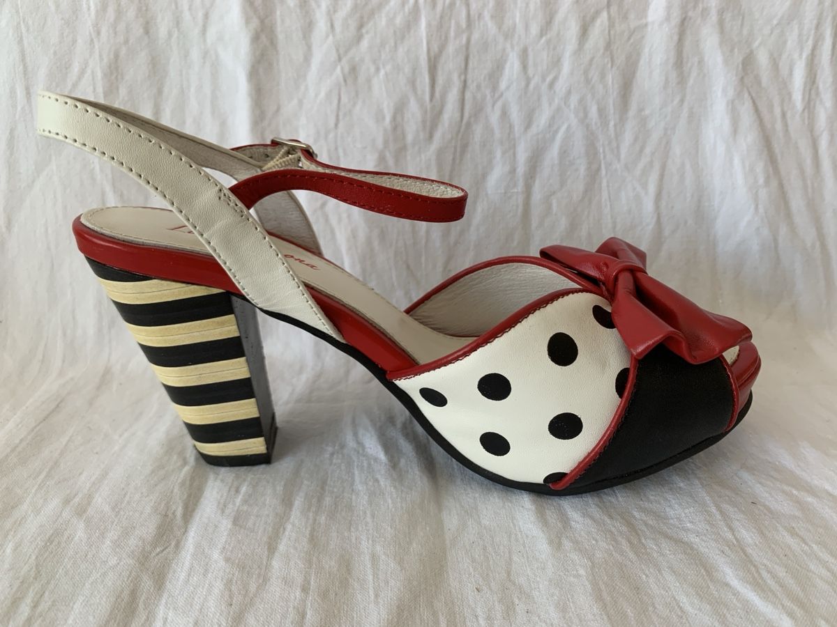 Damenschuhe: Sandales Lola Ramona 38 – Neu und originalverpackt aus La Chaux de Fonds von vic_gr9h 1