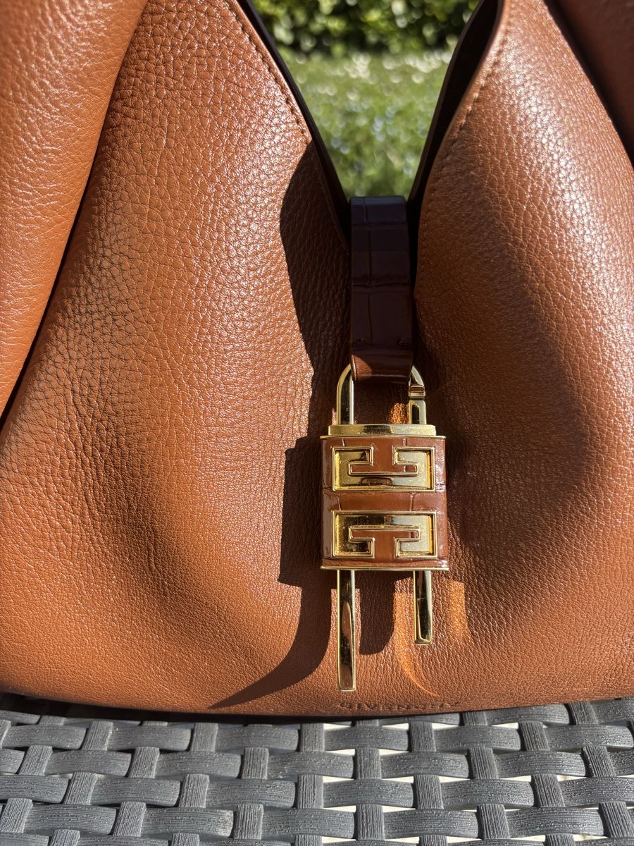 Borse da donna: Givenchy Hobo avec facture – Usato da Carouge GE venduto da lia_t7zd 2