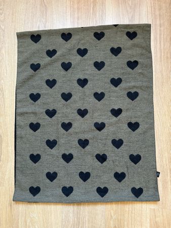 Écharpe tube vert kaki/gris viscose laine motifs cœurs 