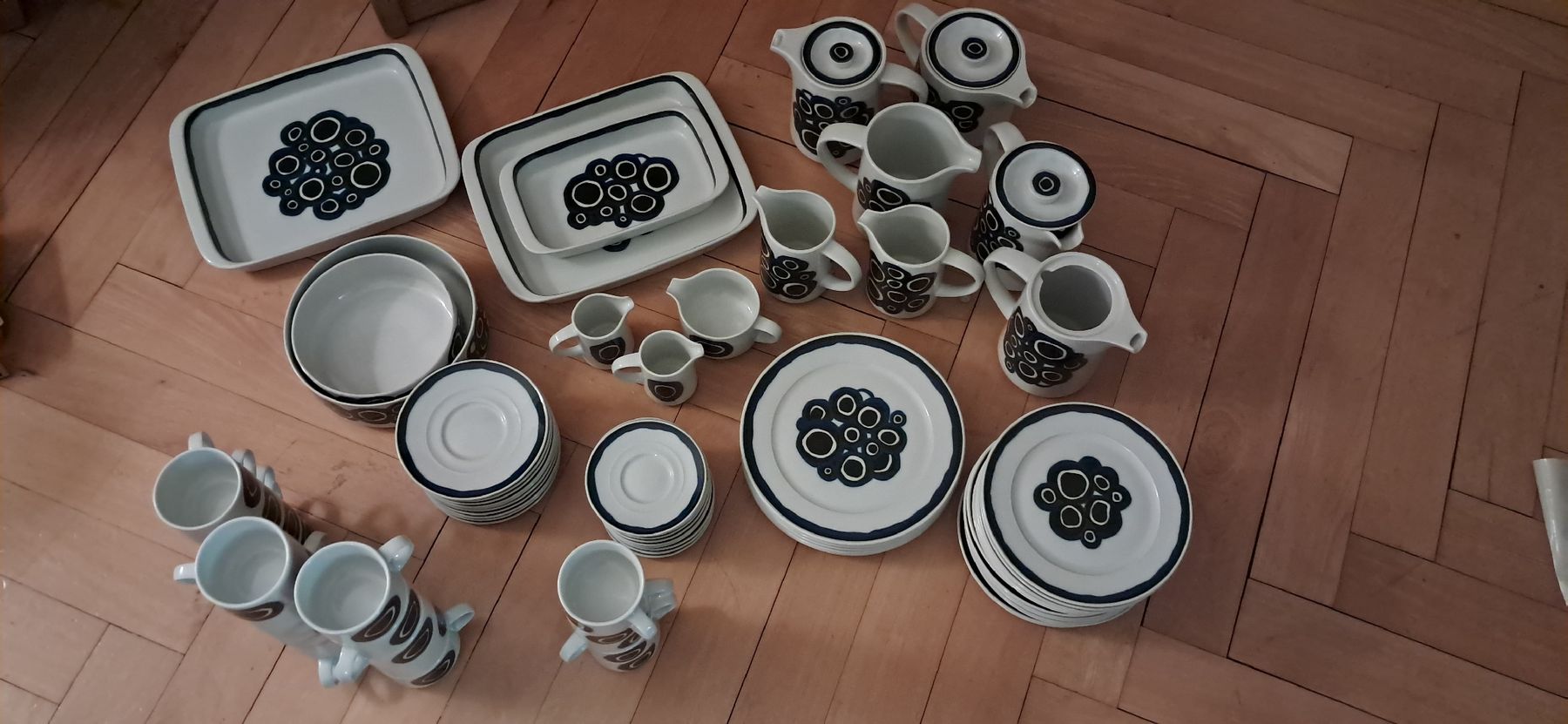 Services de table: Langenthaler Geschirr – D'occasion à Nidau par Darkpooh