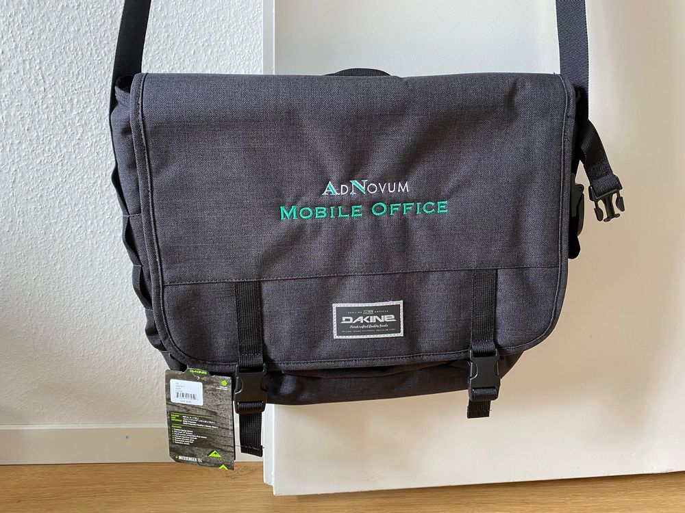 Dakine neue Laptoptasche Umhängetasche NEW laptop bag 15