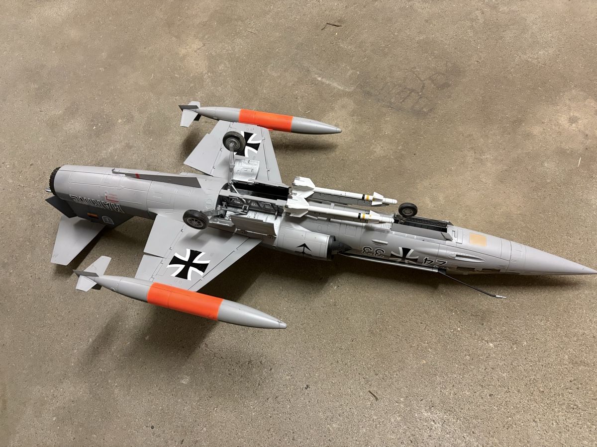 Kits de montage: Elite Force F-104 G Luftwaffe 1/18 – D'occasion à Villarimboud par hampton2012 2