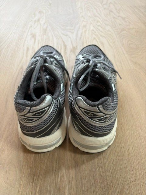 Asics Scarpe da uomo: Neue Asics Sneaker grau Grösse 40 – Nuovo (secondo la descrizione) da Dielsdorf venduto da Sendak 3