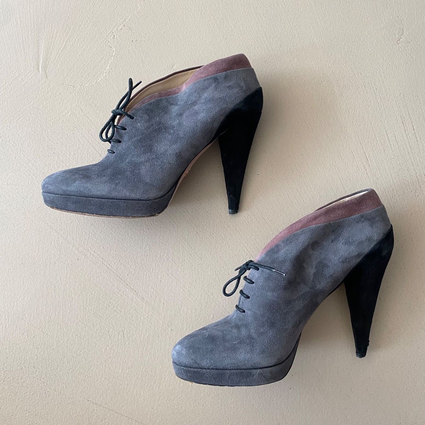 Prada Scarpe da donna: PRADA Velours Leder Stiefeletten – Usato da Zürich venduto da ClosetQueen 5