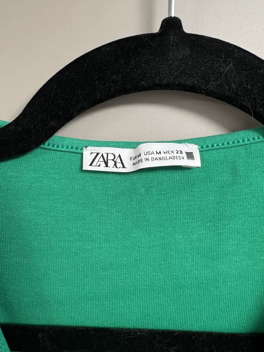 Zara Tops: Green Zara top – Neu (gemäss Beschreibung) aus Prangins von ale_f88f 1