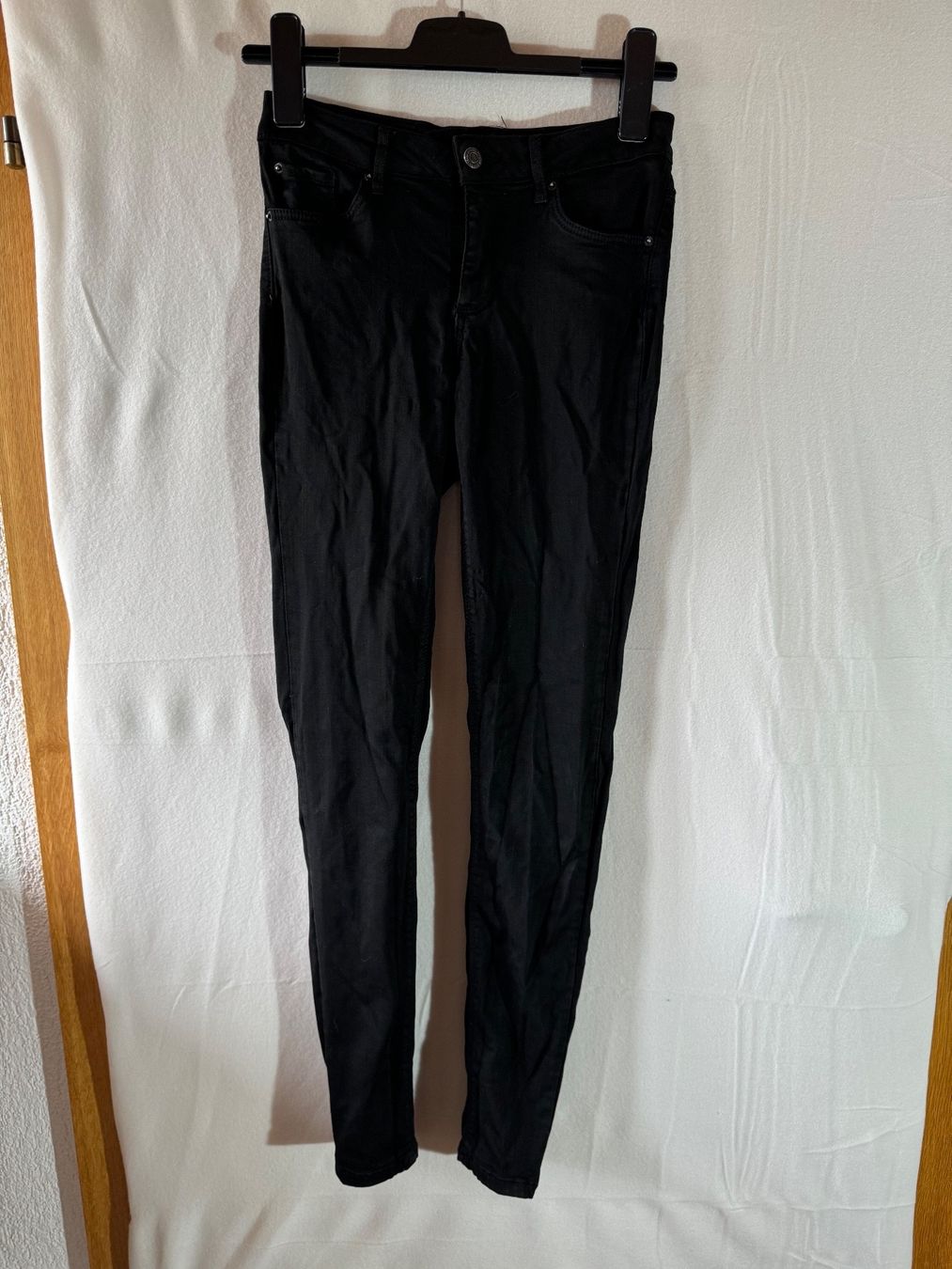 Vero Moda Jeans: Schwarze Jeans von Vero Moda Gr. S – Gebraucht aus Grosswangen von second_hand_dress