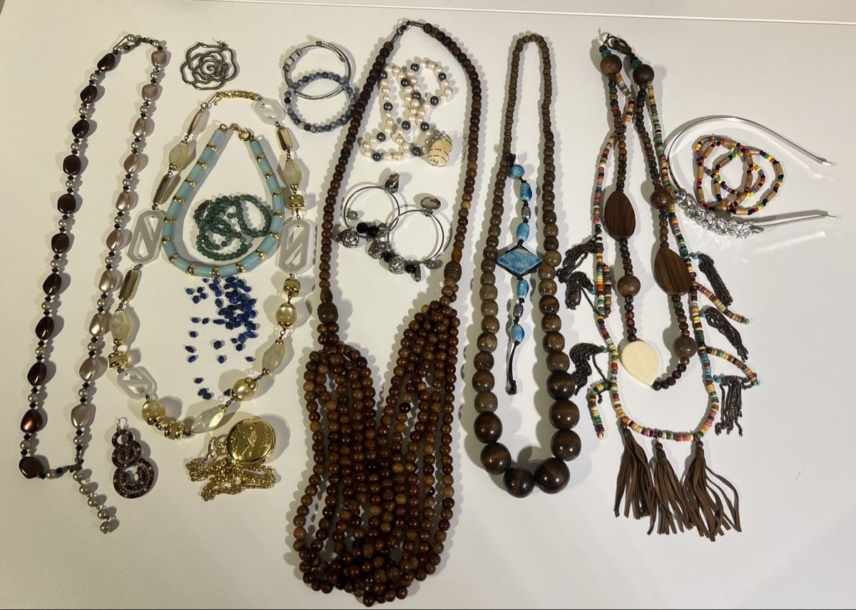 Autres bijoux: Lot de bijoux fantaisie – D'occasion à St-Pierre-Clages par ste_xk6p 5