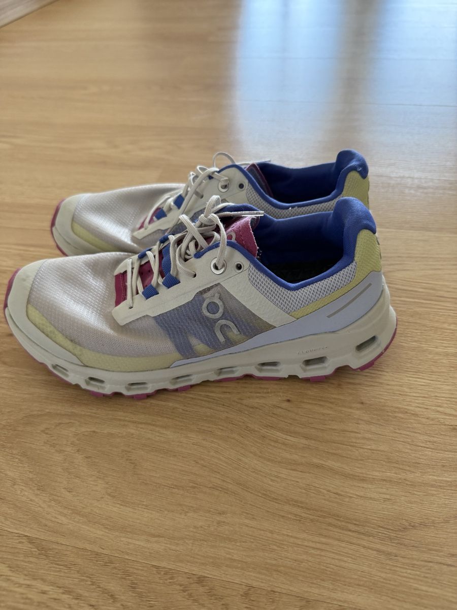 On Scarpe da donna: On Running Shoes – Usato da Olten venduto da bri_jh8f 2