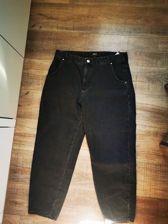 Only Jeans, schwarz, Gr. Ca XL neuwertig für den Herbst