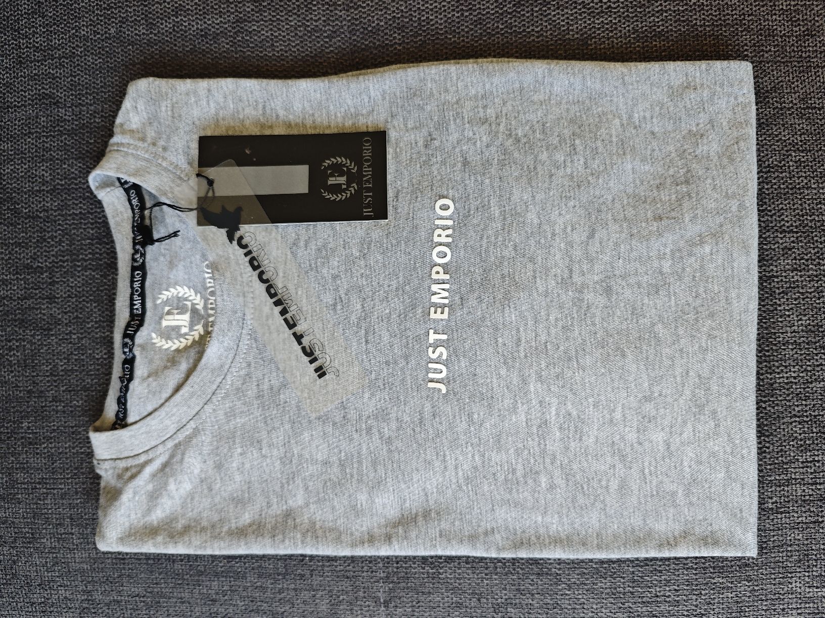 T-shirt: Emporio t-shirt – Nuovo e nell'imballaggio originale da Meyrin venduto da Muchacho7