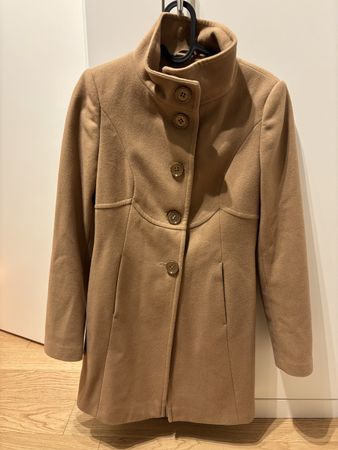 Elegant Benetton winter coat, size xs, great condition