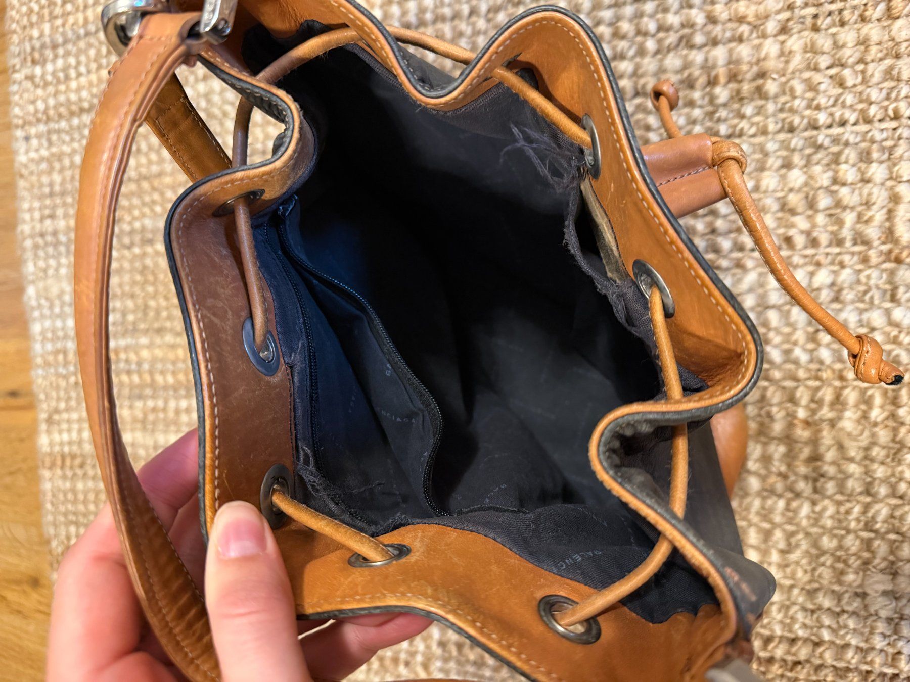 Balenciaga Sacs femmes: Vintage Balenciaga Bucket Bag – D'occasion à Arosa par MissGipsy 7