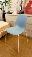 4 blaue IKEA LEIFARNE Stühle mit weissen Broringe-Beinen