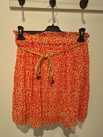 Sommerlicher Minirock, Gr. 36, rot-weiss gemustert, neu!
