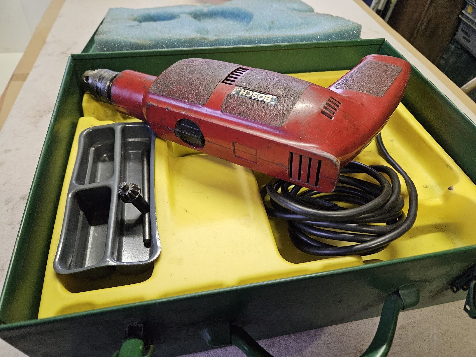Bosch Trapani: Vintage Bosch Schlagbohrmaschine im Koffer – Usato da Oberburg venduto da znas 1