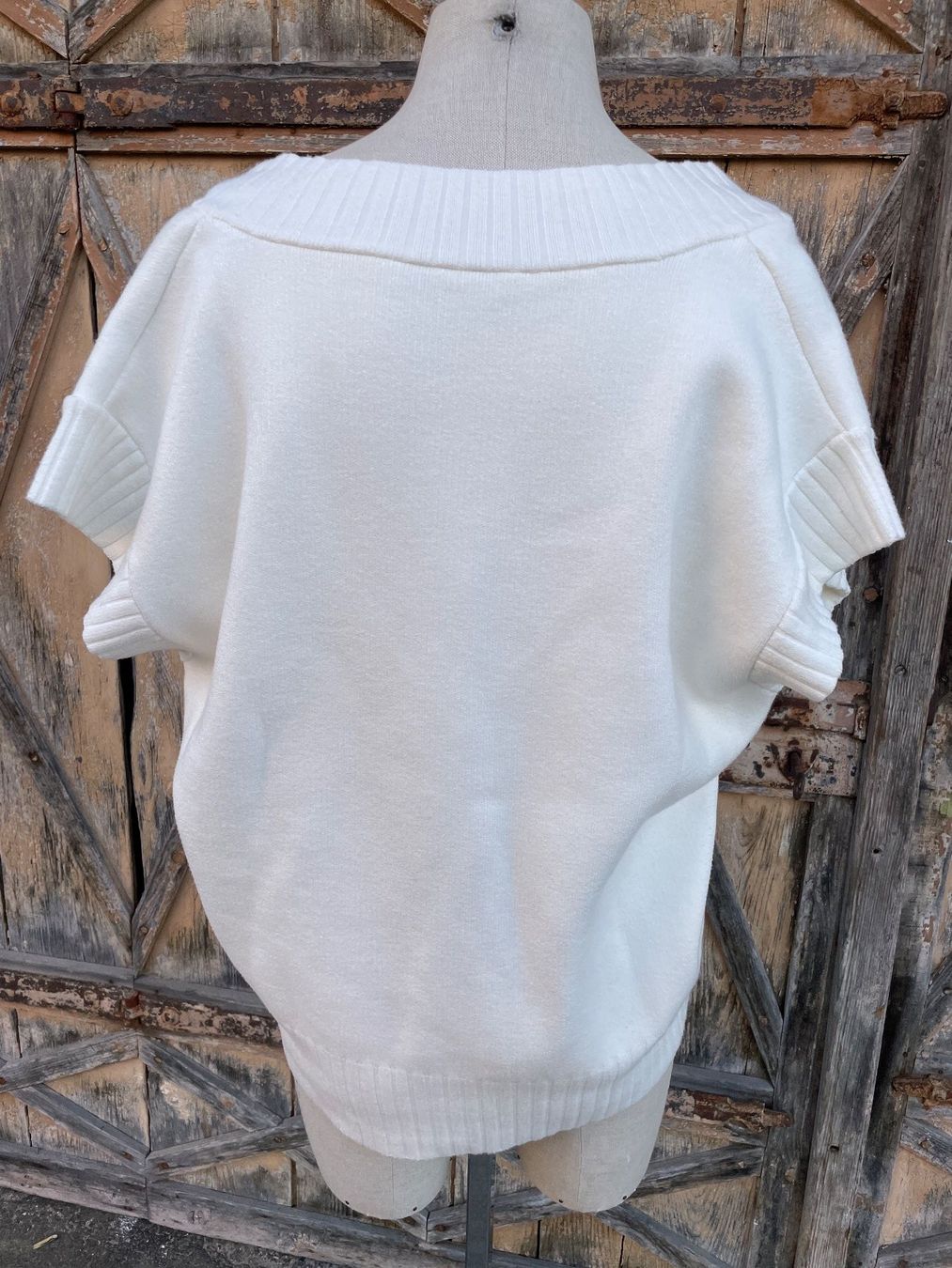 Zara Maglioni & Felpe: Flauschiger weisser ZARA Oversize Kurzarm Pullover Gr. S – Usato da Frasnacht venduto da GracyStore 2