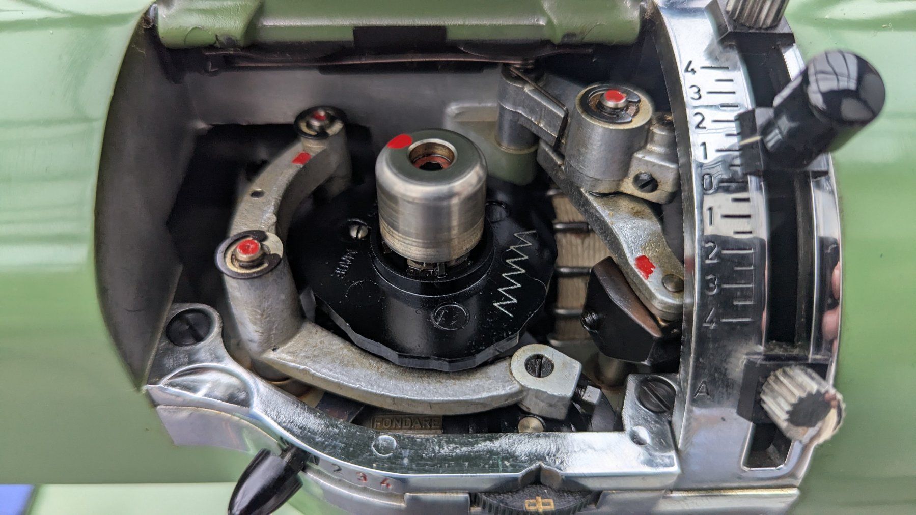 Elna Macchine da cucire: Elna Nähmaschine Supermatic – Usato da Döttingen venduto da mercedes04 9