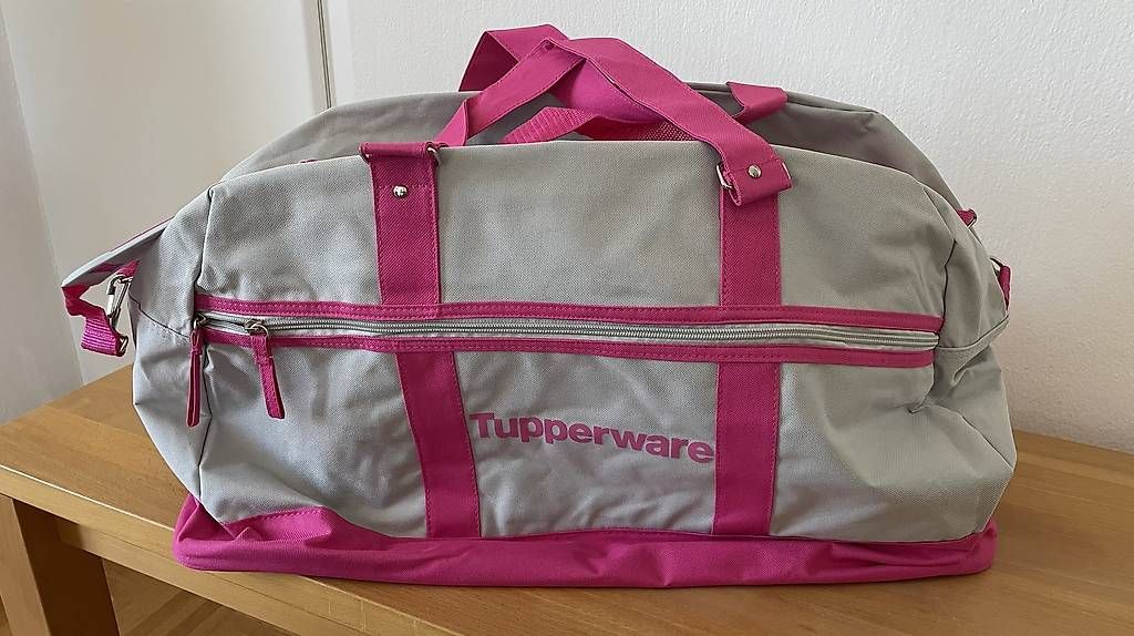 Borse: Tupperware Reise-, Sporttasche/ Neu – Nuovo e nell'imballaggio originale da Jonschwil venduto da relnheaz