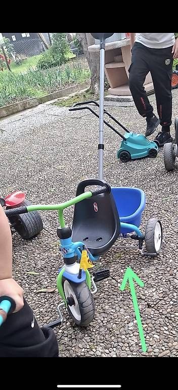 Veicoli per bambini: Dreirad mit Schiebestange – Usato da Bauma venduto da Shbak