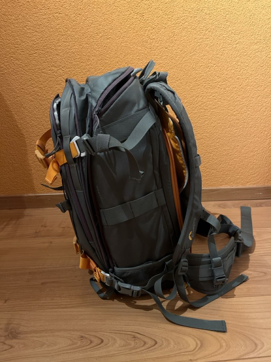 Lowepro Zaini: Lowepro Kamerarucksack: Top Zustand! – Nuovo (secondo la descrizione) da Neu St. Johann venduto da GigerEn 1