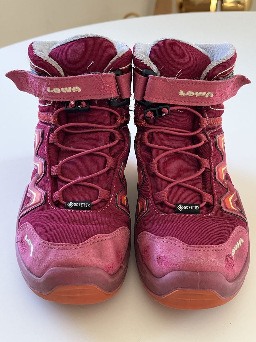Lowa Schuhe für Mädchen: Wanderschuhe gefüttert – Gebraucht aus Bern von merja_r