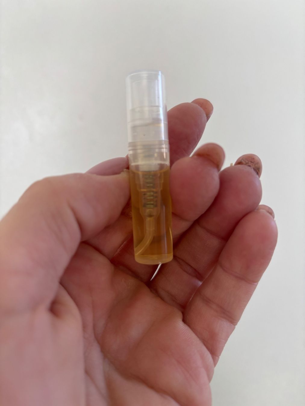 Kayali Profumi & Eau de Toilette: Kayali Sugared Patchouli 64 Vanilla Royale Duftprobe - 2 ml – Usato da Zürich venduto da deruja 1
