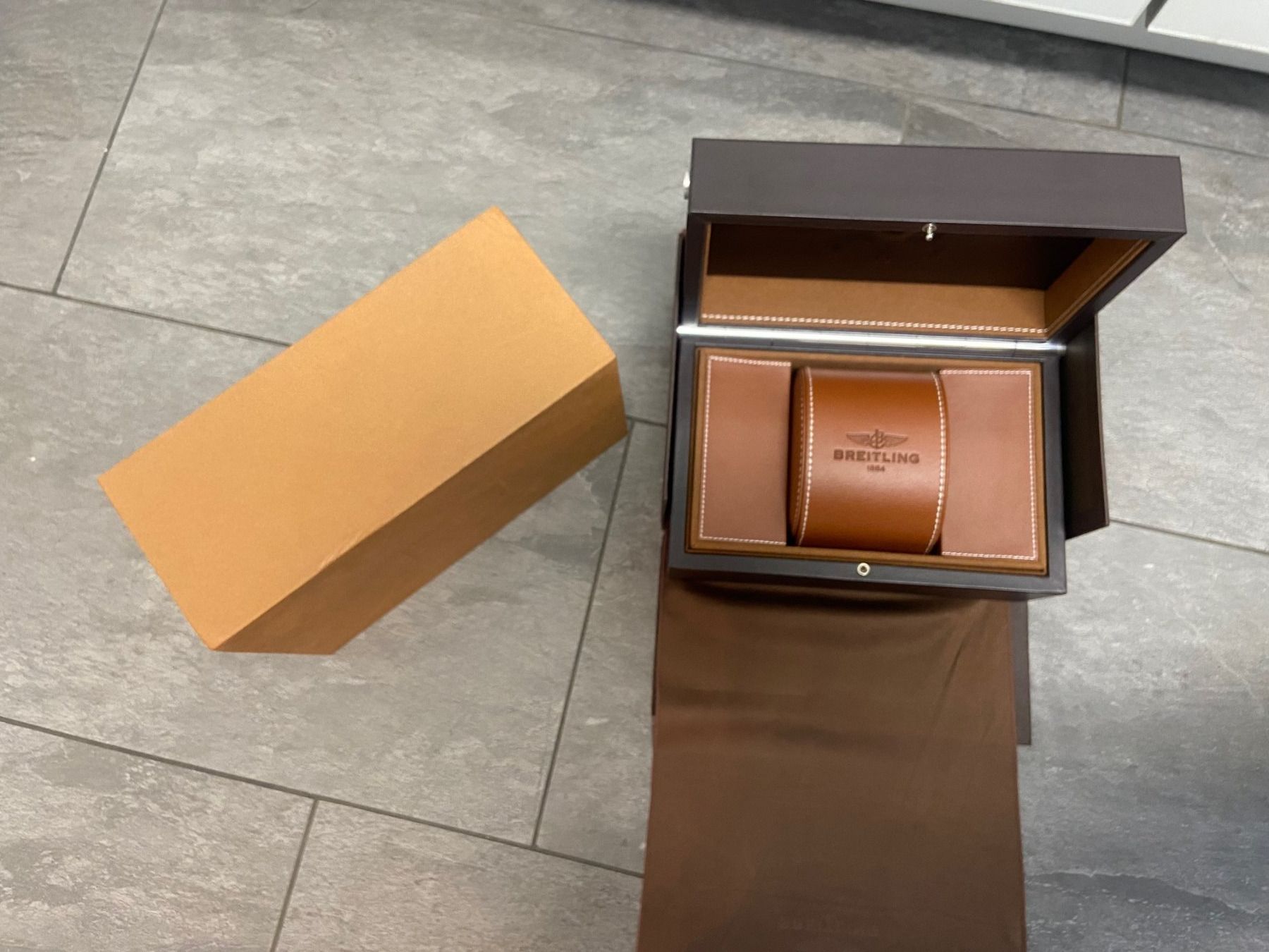 Breitling Scatole porta orologi: Breitling Box, Case XL (Large) sehr selten Navitimer – Nuovo (secondo la descrizione) da Grenchen venduto da chaga1234 4