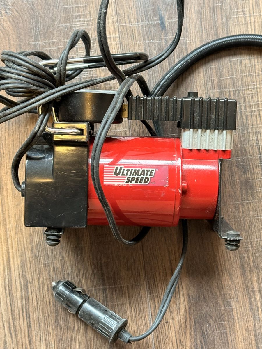Compressori: Ultimate Speed Mini-Kompressor UMK 10 A1 – Usato da Hausen am Albis venduto da Charlie-Harper 1
