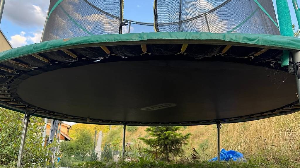 Trampoline: Gartentrampolin rund mit Sicherheitsnetz – Gebraucht aus Stein AG von Marcster99 3