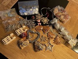 Diverse Weihnachtsdeko für Adventskranz