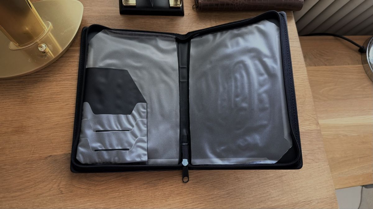 Altro in  Abbigliamento & Accessori: Dokumentenmappe in Nachtblau – Nuovo (secondo la descrizione) da Bonstetten venduto da AngelaF23 1