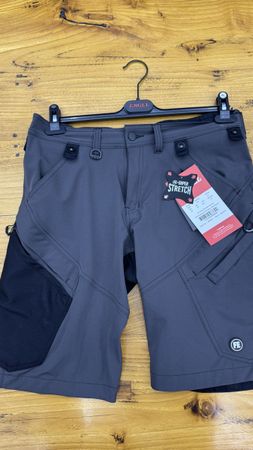 X-treme Stretch Shorts Grösse 44 neu mit Etikett