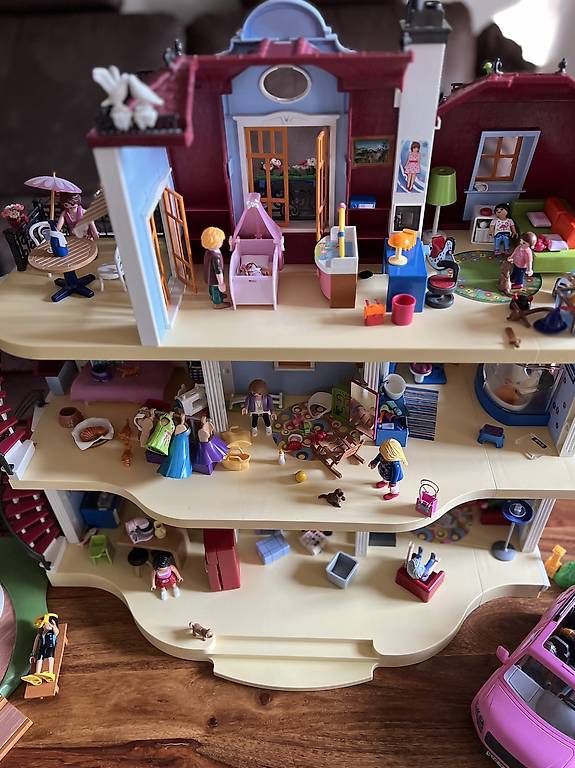 Giocattoli: PLAYMOBIL Haus mit Auto & Pool – Usato da Mellingen venduto da BB2005 1