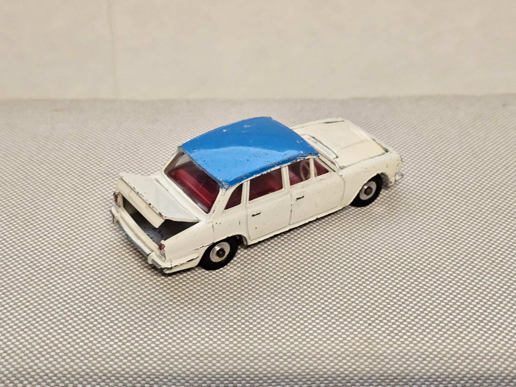 Dinky Toys Modellini d'auto: Dinky Triumph 2000 – Usato da Starrkirch-Wil venduto da easygo13 1