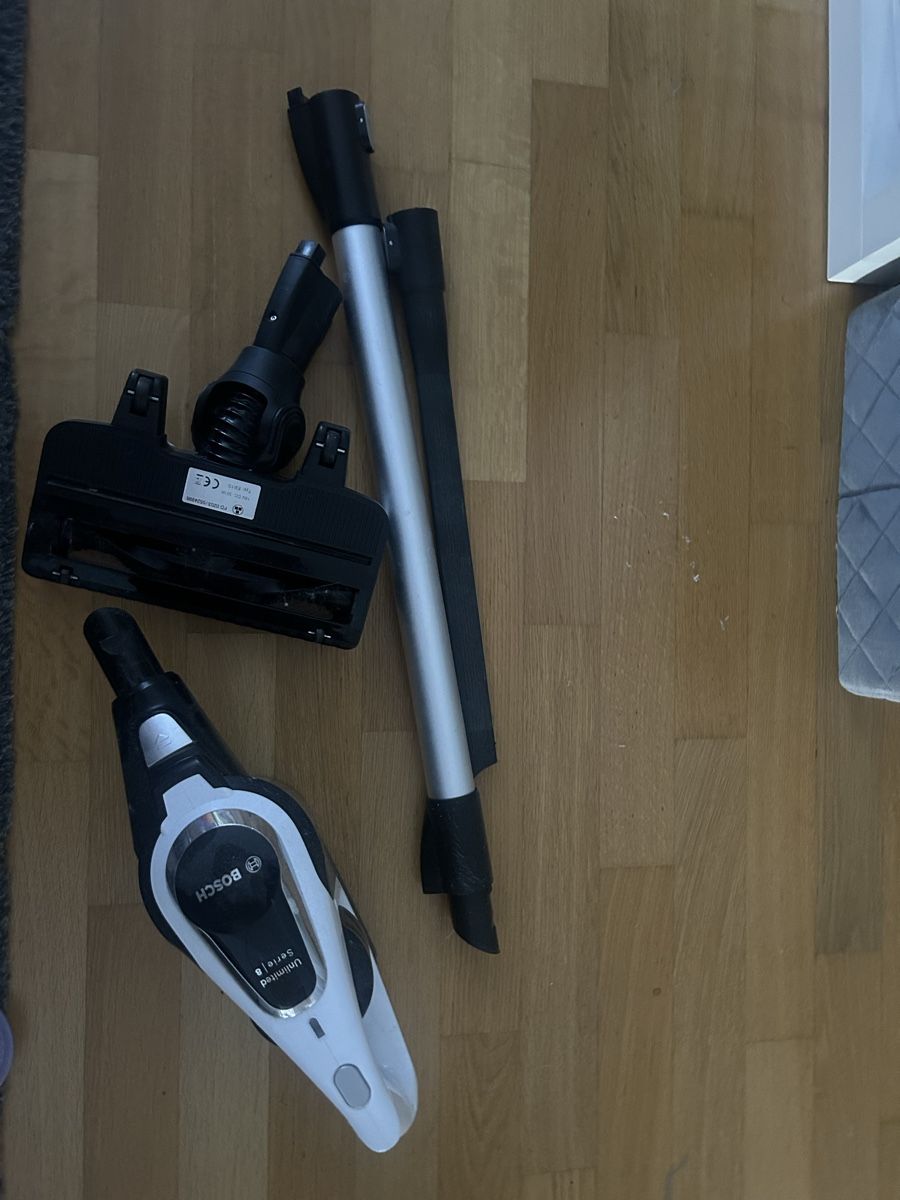 Bosch Staubsauger & Zubehör: Bosch Handstaubsauger Serie 8 – Defekt aus Basel von Jstraehl