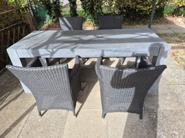 Rattan - Tisch mit 6 Stühlen und 6 Sitzkissen