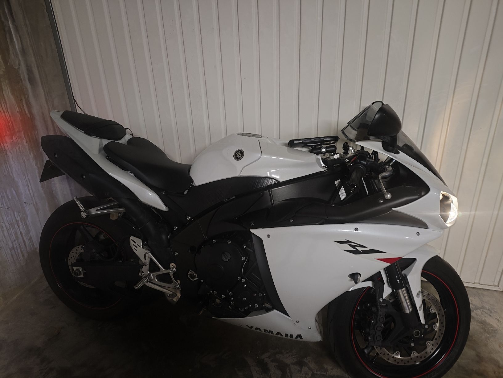 Yamaha Strasse: Yamaha YZF-R1 2011 CROSSPLANE – Gebraucht aus Meyrin von zian0 1