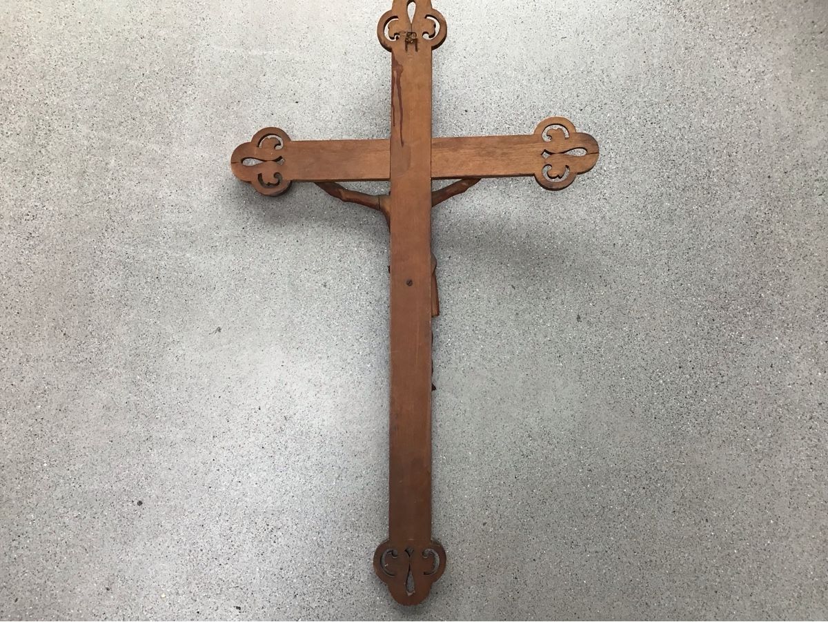 Statuette: Crucifix en bois – Usato da Val-d'Illiez venduto da bubulgum21 5