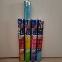 Red Bull énergie drink canettes assorties lot collector vide