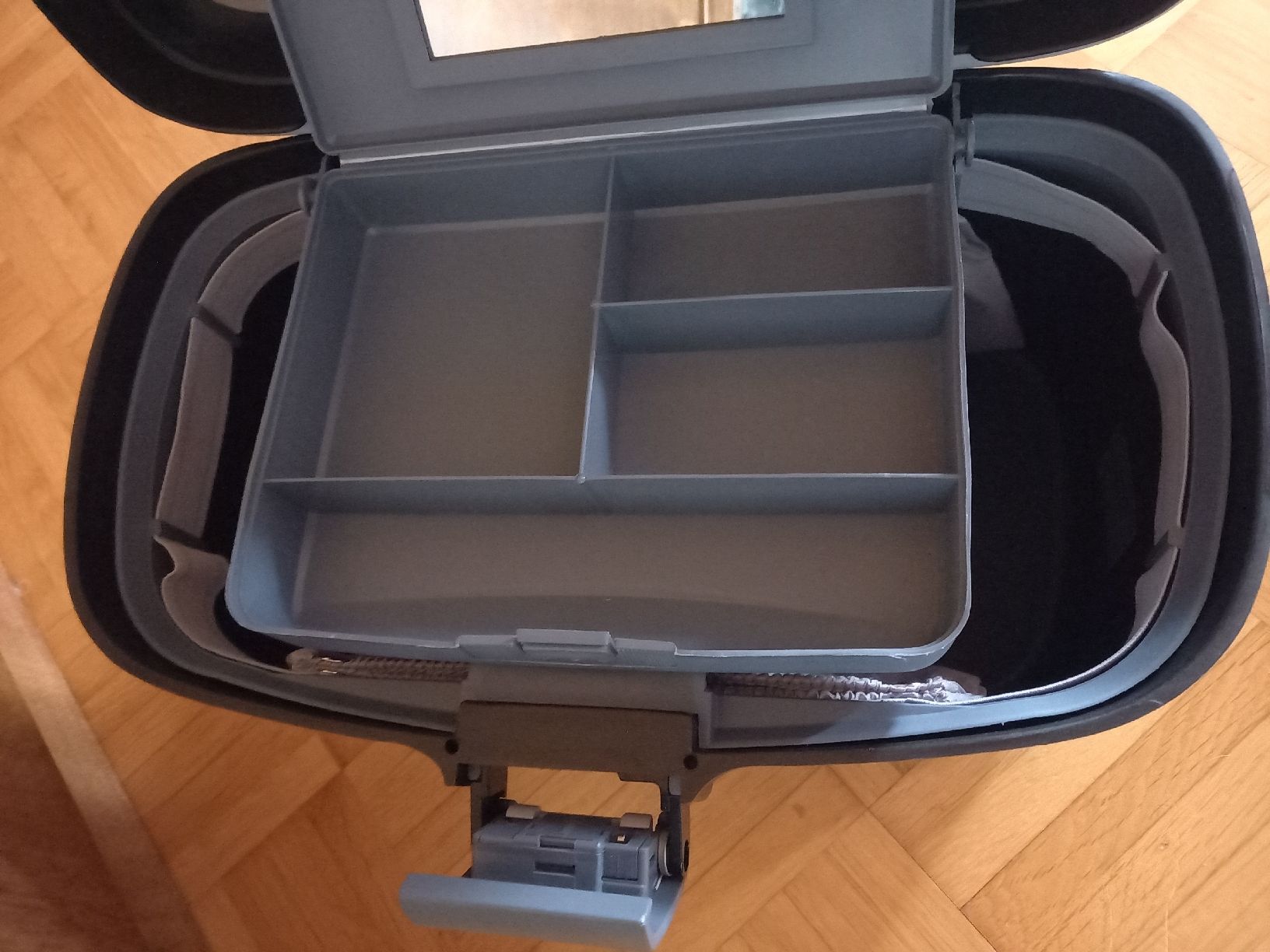 Custodie per cosmetici: Trousse de beauté coque dure Roncato – Nuovo (secondo la descrizione) da Tramelan venduto da Belleza82 8