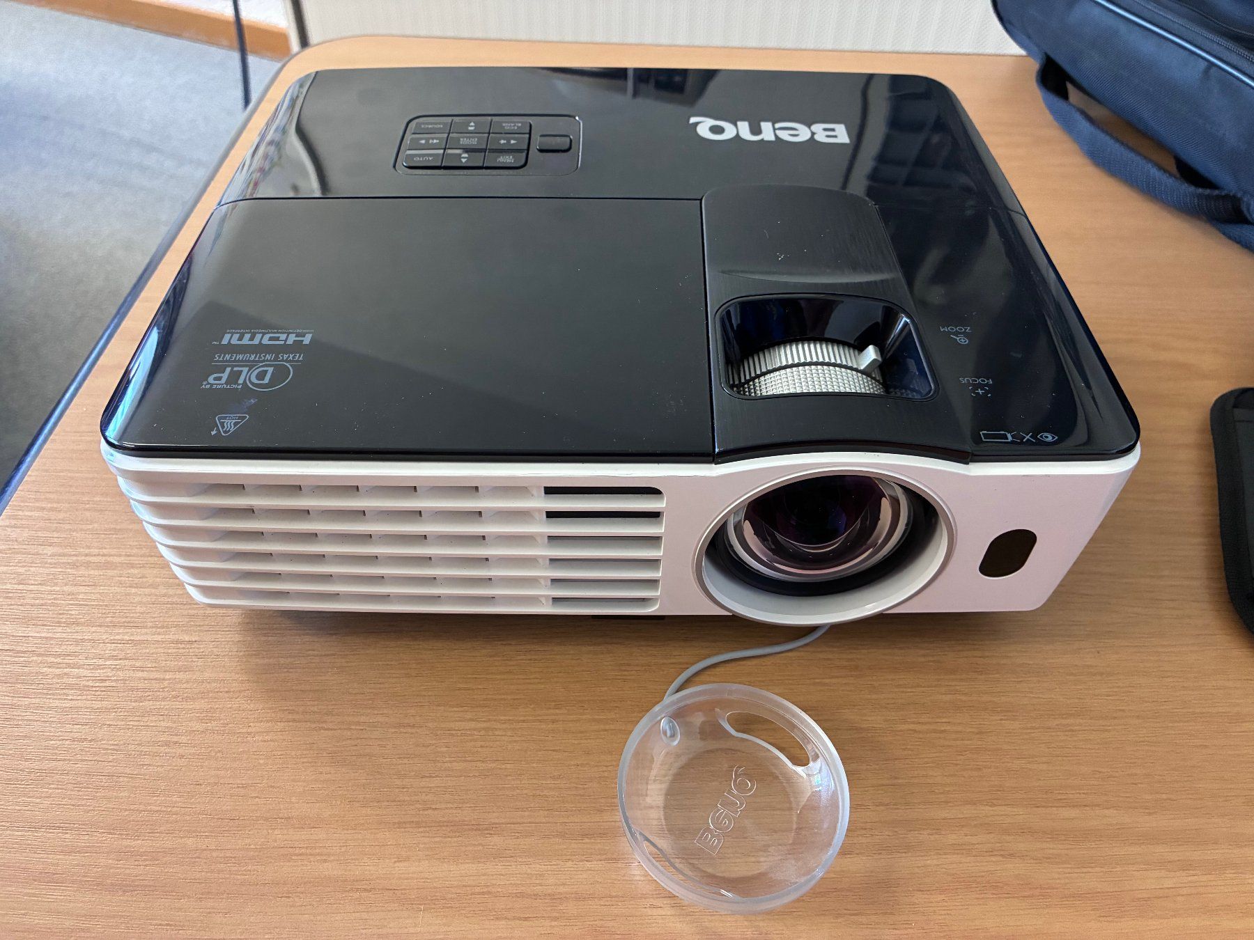 BenQ Proiettori: Benq Digital Projector - Breitbild Beamer TH682ST mit Ersatz – Usato da Wettingen venduto da Mirri777 1